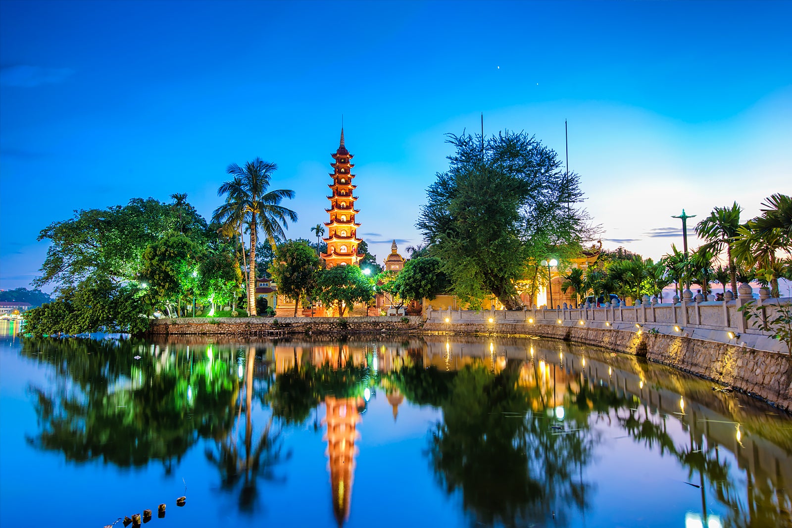VIETNAM - 5 STAR - 5 NIGHTS - Hanoi,Halong Bay Cruise,Saigon